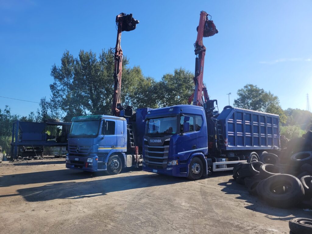 C.R.G. TOSCANA - I nostri camion al lavoro
